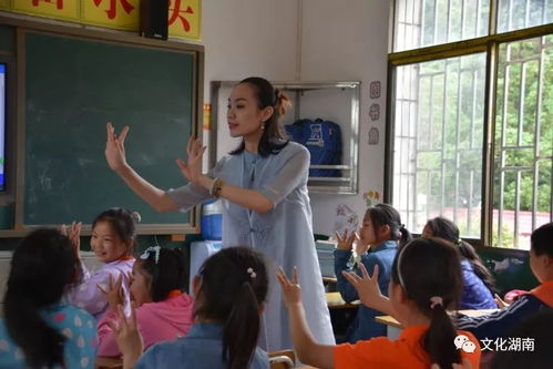 播撒藝術(shù)種子，科技點(diǎn)亮童年——2018年留守兒童藝術(shù)幫扶行動(dòng)正式啟動(dòng)